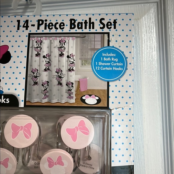 NIB Disney Minnie Mouse Bath Set in Black, White, and Pink - Picture 7 of 11